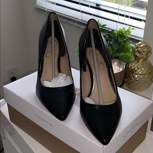 Jessica Simpson stilettos